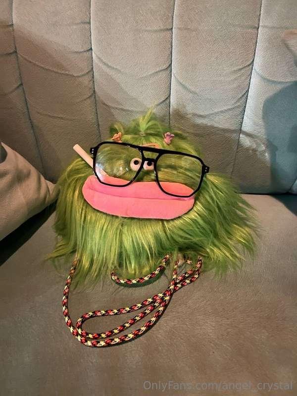 Boba’s Diary — Day 2: Fashion Emergency 🔫Sup, weirdos 💚 It’s..