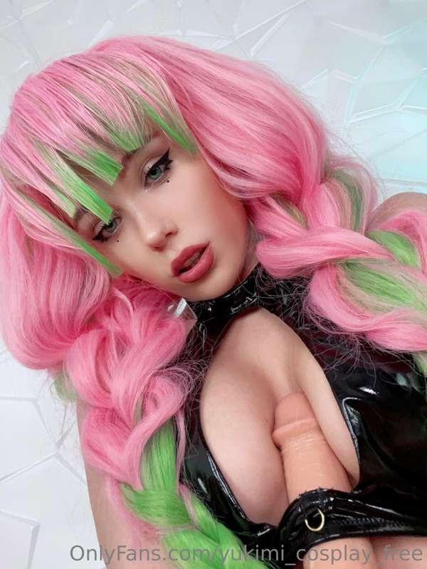 Can I squeeze ur hard cock between my soft boobs 👉🏻👈🏻

***To..
