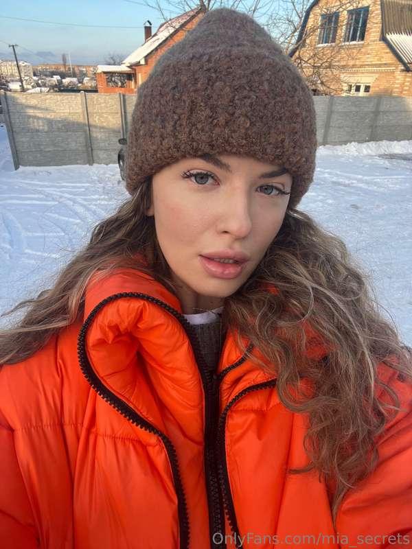 mia_secrets main image