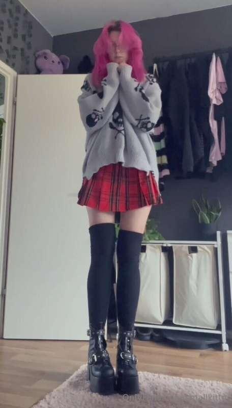 Do you want to play with a shy girl? I mean video games of c..
