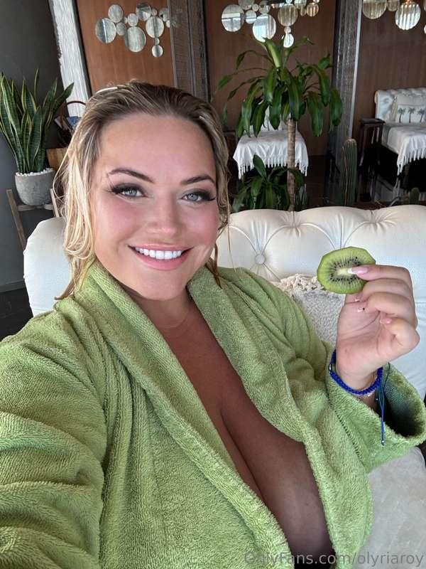 🌿 A new week is like a clean slate.I choose to fill it with ..