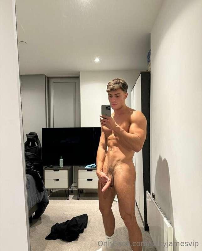 Am I too huge for your hole?🍆
