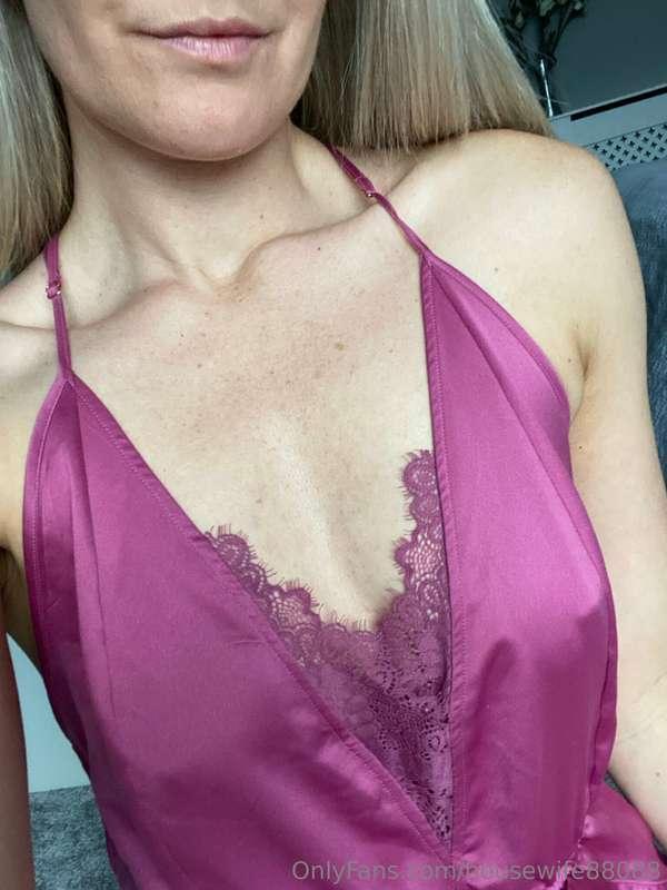 Can I be your satin queen? 😈👸🏼