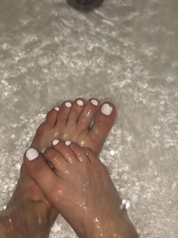 Some feet pics, DM me to buy more