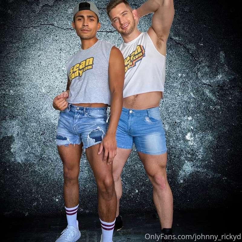 Cum chat with us on Flirt4Free this evening, live from our B..