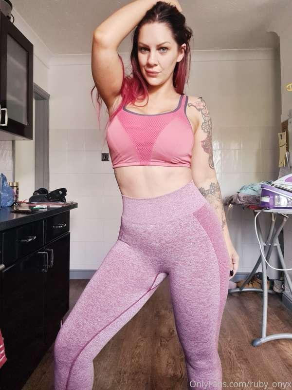 I love when I see guys staring at my ass in these leggings 🤭