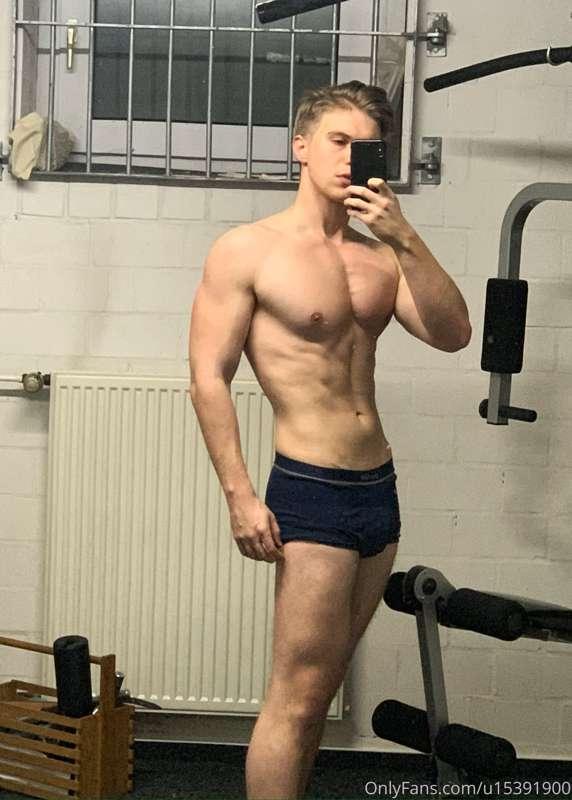 Morning workout: done.✅
Aesthetics level: Greek fucking God
