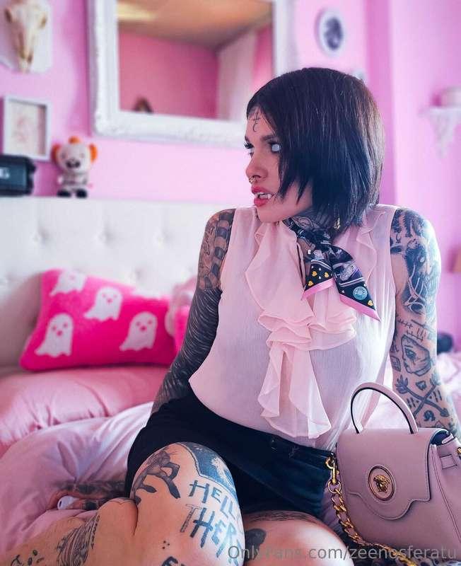  My favorite season is spooky season 🦇🖤