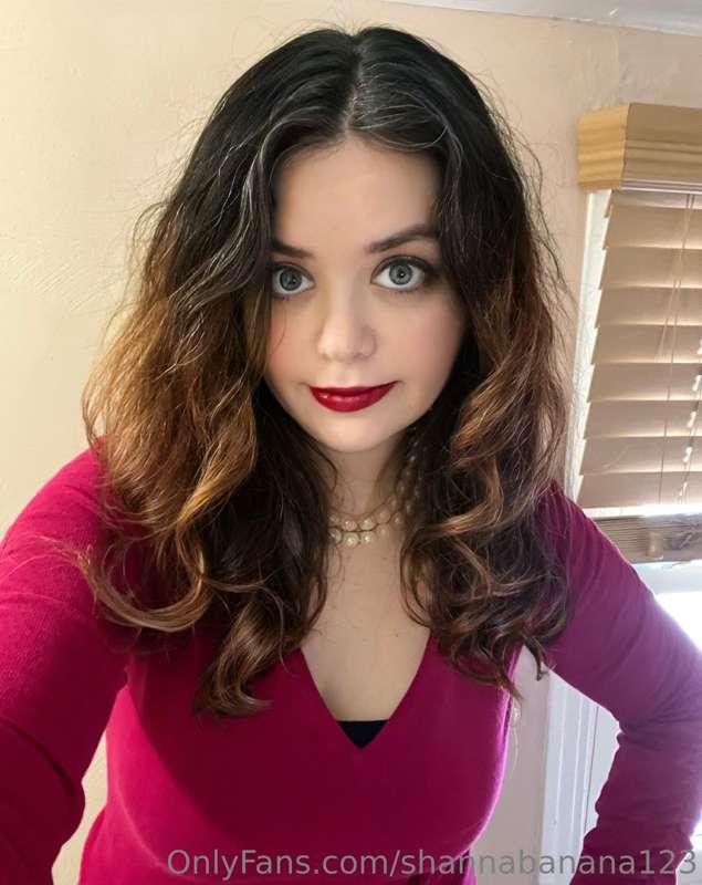 Merry Christmas!! These are 5 pictures in the outfit wore to..
