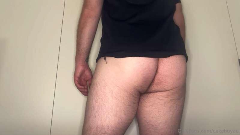 Who likes a hairy cake?