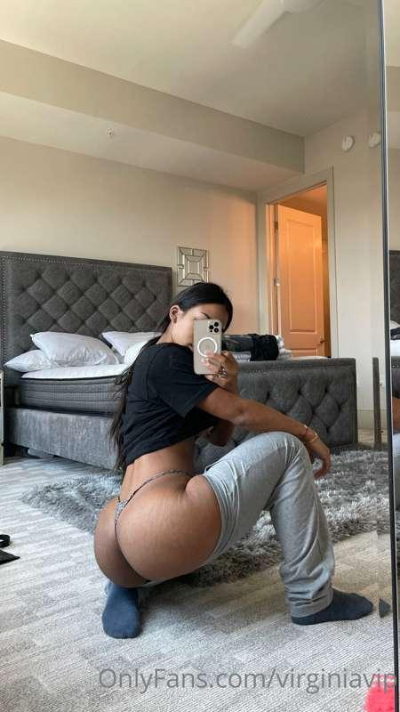 Friday we get freaky papi! 👅 Better check your messages for ..