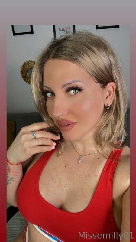 Waiting for you in my VIP page @missemilly01 🖤