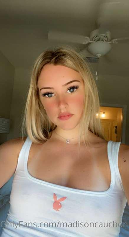Monday selfie😘