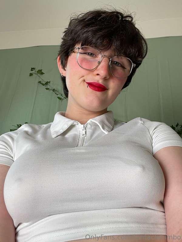 I’m completely obsessed with this shirt that’s just so see-t..