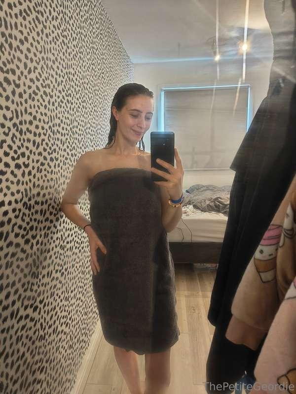 A lil after shower swipe to strip!