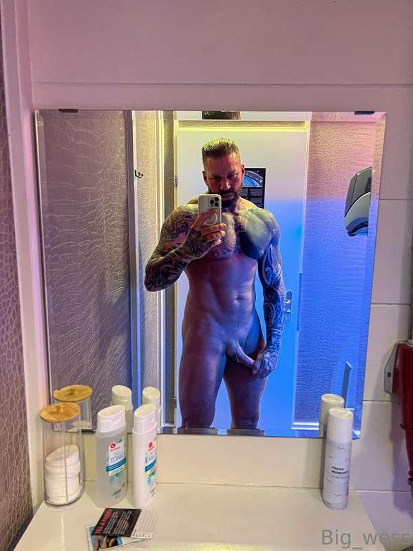 WHO’s coming to rub me in 😈