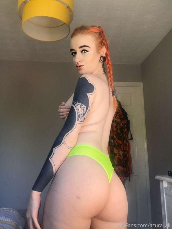 Hope my boobies and booty make your Sunday less boring! You ..