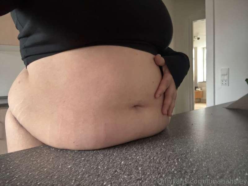 lunahansley image #0