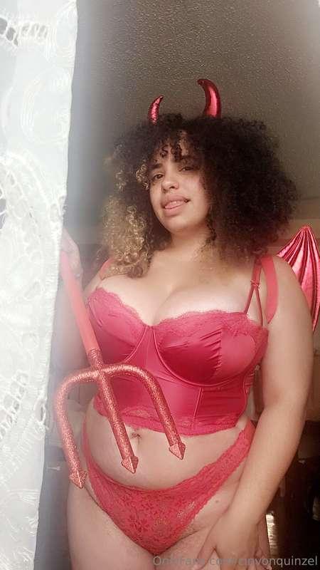 Don't forget, Devils Play LIVE TONIGHT 9PM ❤️