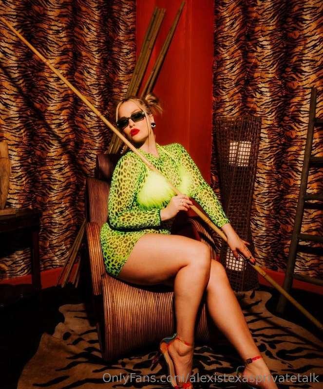 Not your average girl… but definitely your new obsession 🔥💖