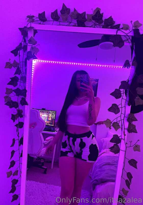 ➔ Ngl the thought of having my ass spanked and squeezed rn i..