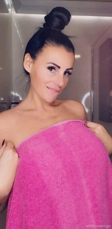 Let's get wet together ?