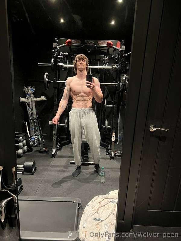 Little extra gym session to boost those horny chemicals in m..
