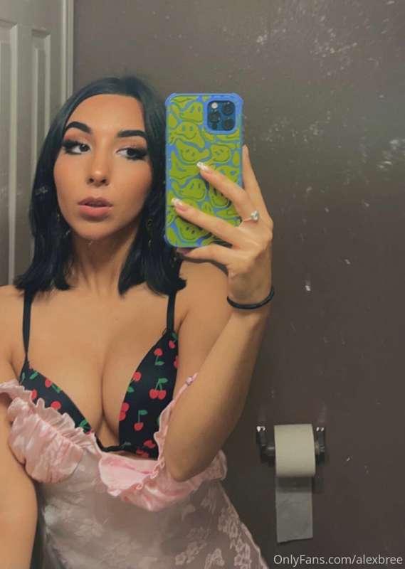 Bathroom quickie?