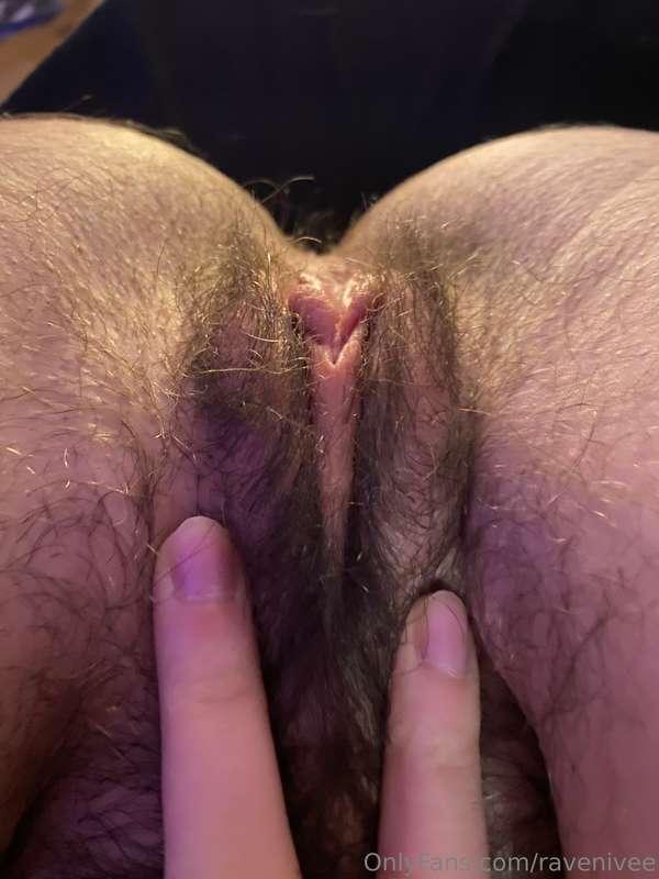 Pussy pics I took just now 😋