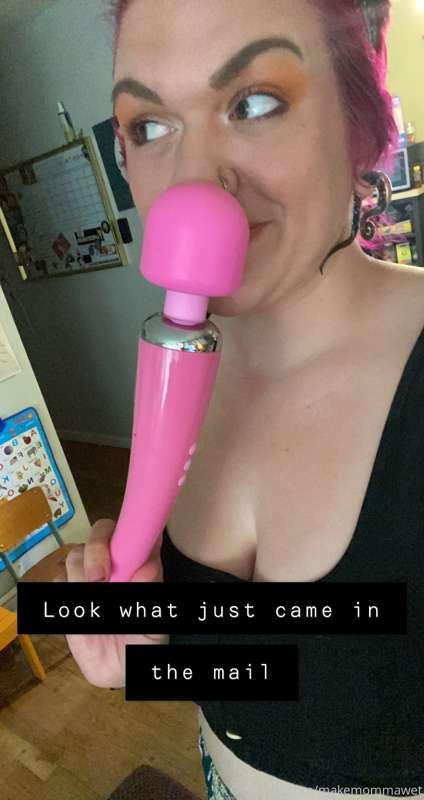 Tips for more new toy content ✨ spoil your favorite MILF so ..