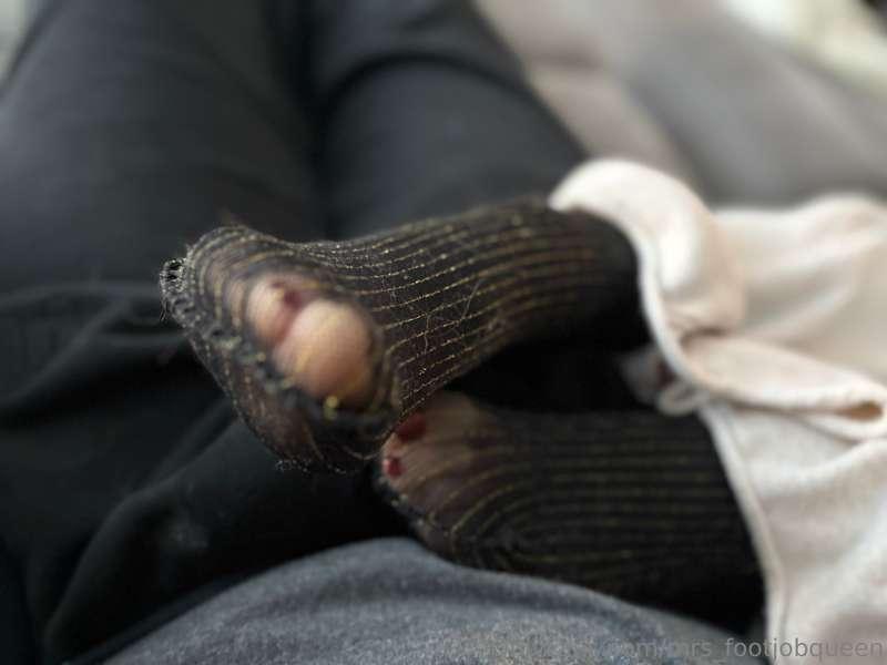 mrs_footjobqueen image #4