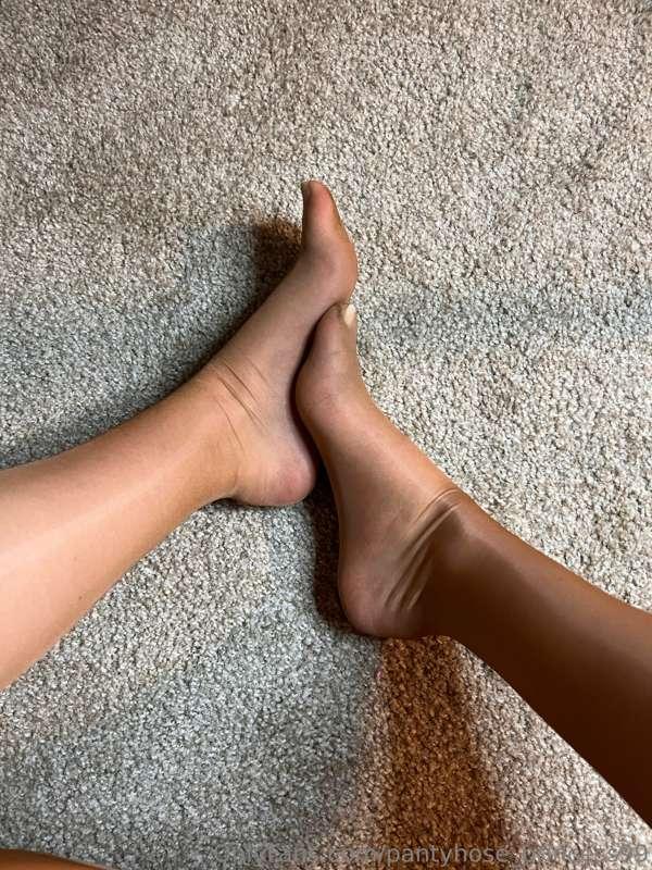 pantyhose_princess99 image #0