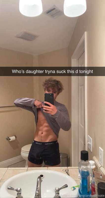 Add me on snap 😈 http://snapchat.com/add/king.carden