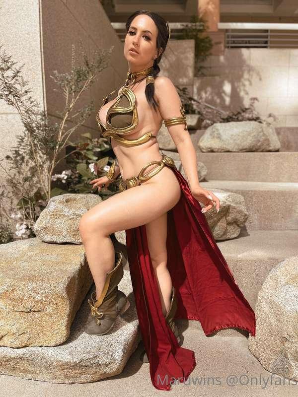Slave Leia ✨  Hope u enjoyed the cosplay posting! Back to fu..