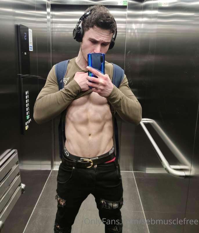 😋 elevator cutz 🔥💦 for tons of my naked videos and photos su..