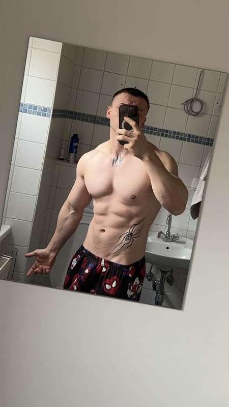 Don’t stare at the bulge 