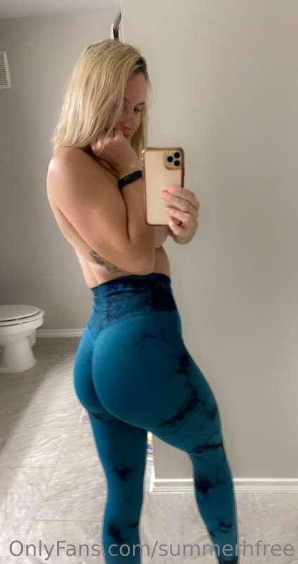 Like this post if it’s fat enough for you 😈🍭