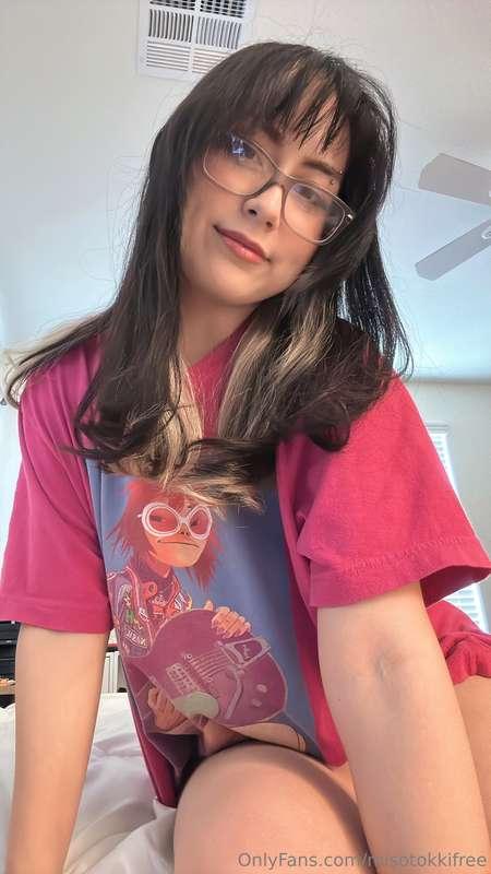 Sub to my vip page @miso_tokki to lift the shirt 😉💕  50% off..