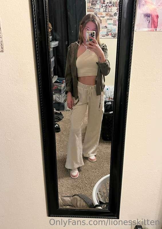 Loving this fit 🤎