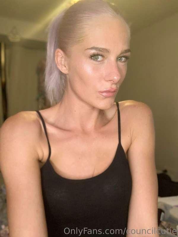 Good morning 👀 did you wake up 🆙 yet ? 😈💦