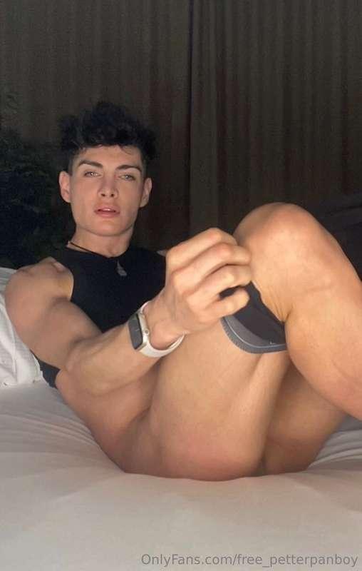 Do you want to see how i’m completely naked? 😏If your answer..