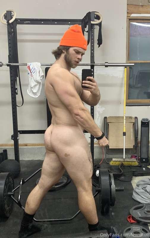Gyms a mess but the buns impress 

Okay so I ordered a good ..