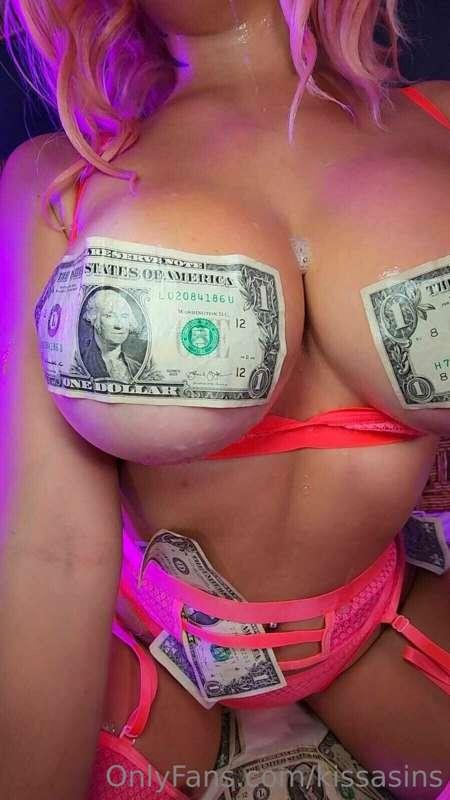 Wish this was your face on my titties baby 😈
