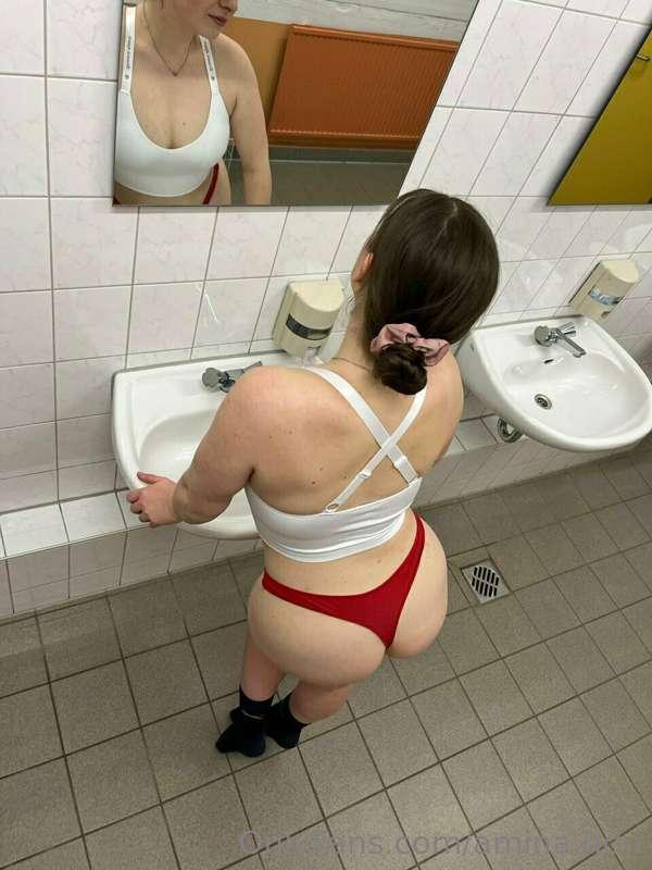 checking if I still look good after the training be like......