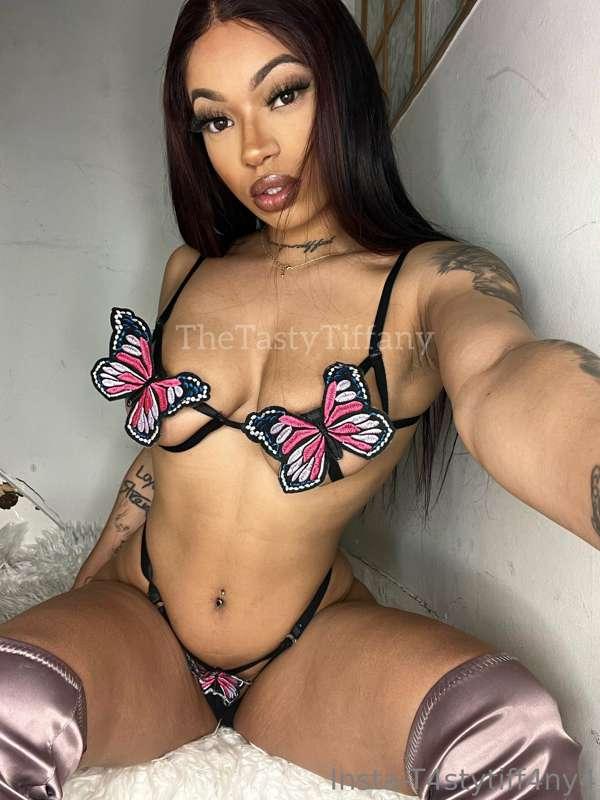 If you come home & you see me like this.. what you doing? 💞👀