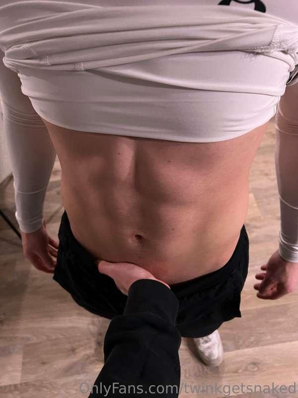 been waiting the whole gym sesh to get my hands on this cock