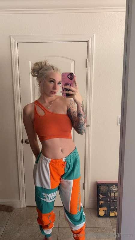 kendrasunderland image #0