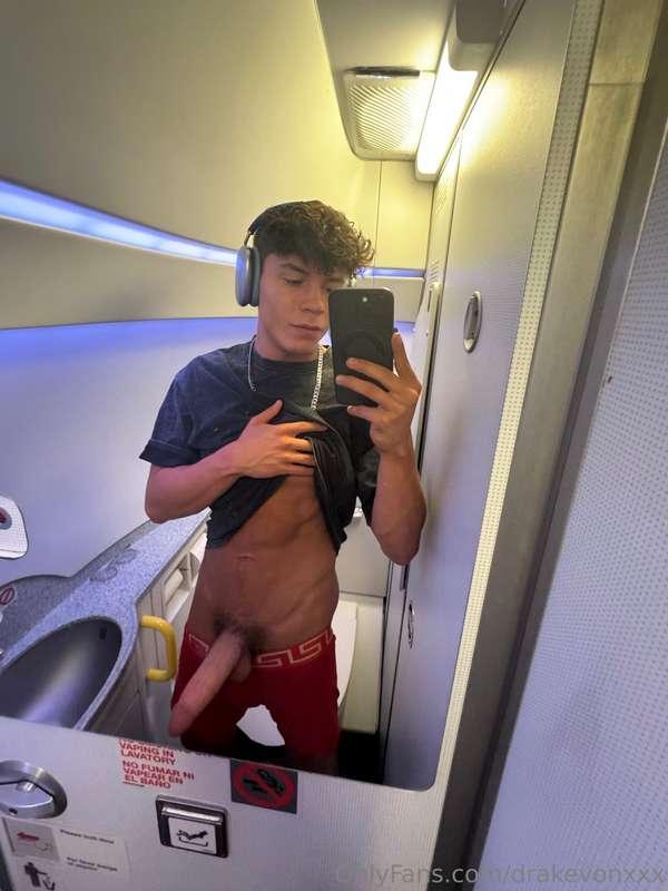 Who wants to join to mile high club? 😩