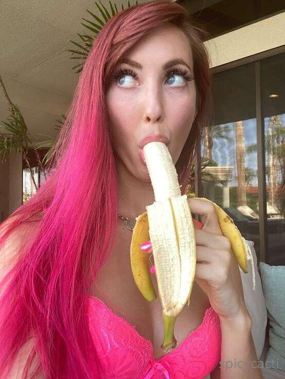 what's your favorite fruit? I'll go first
🍌