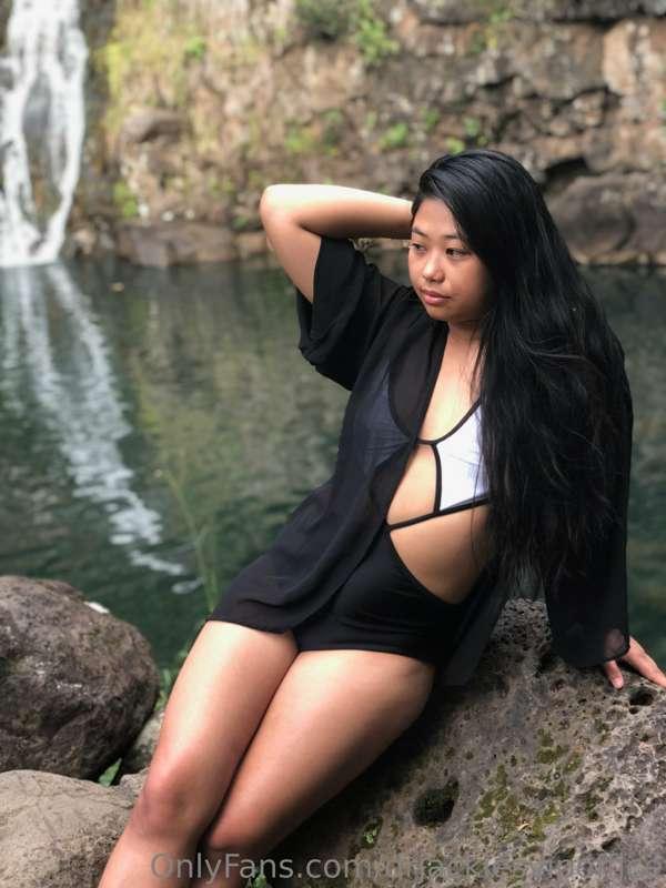 Missing Hawaii today 😌 Must be my Islander roots, but I look..